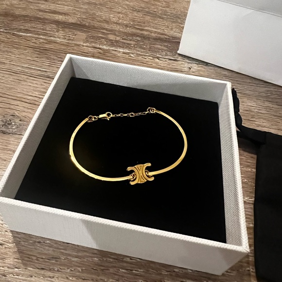 CELINE Triomphe articulated bracelet in Brass with Gold finish- PERFECT gift! - Picture 6 of 10